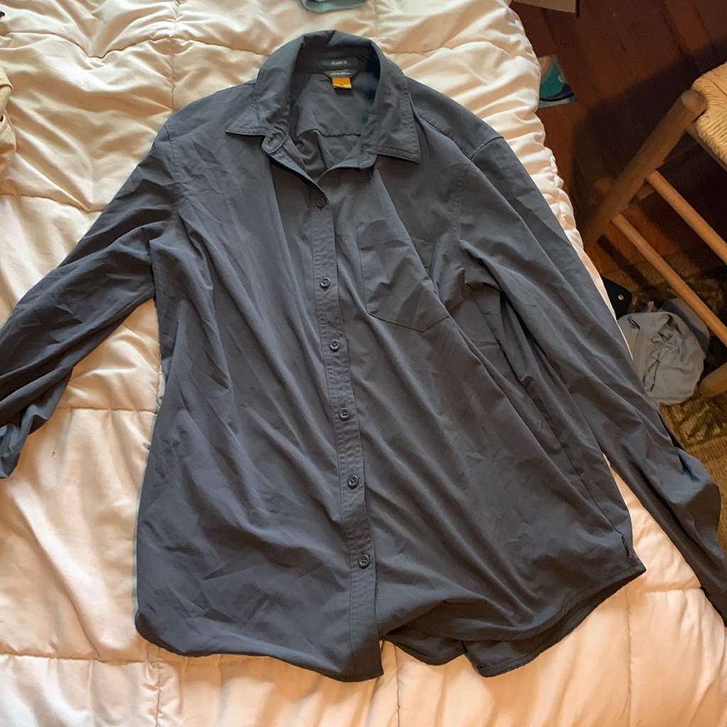 Medium Eddie Bauer Button-Up